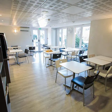 Parc Azur - Toulon Hotel 2*